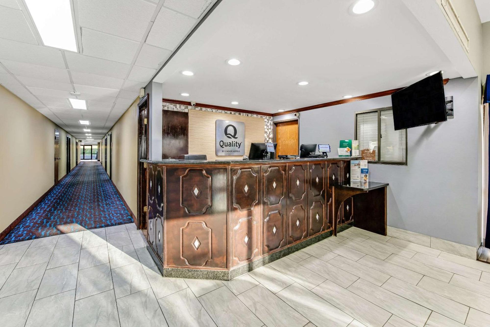 Quality Inn Merriam Kansas City Buitenkant foto