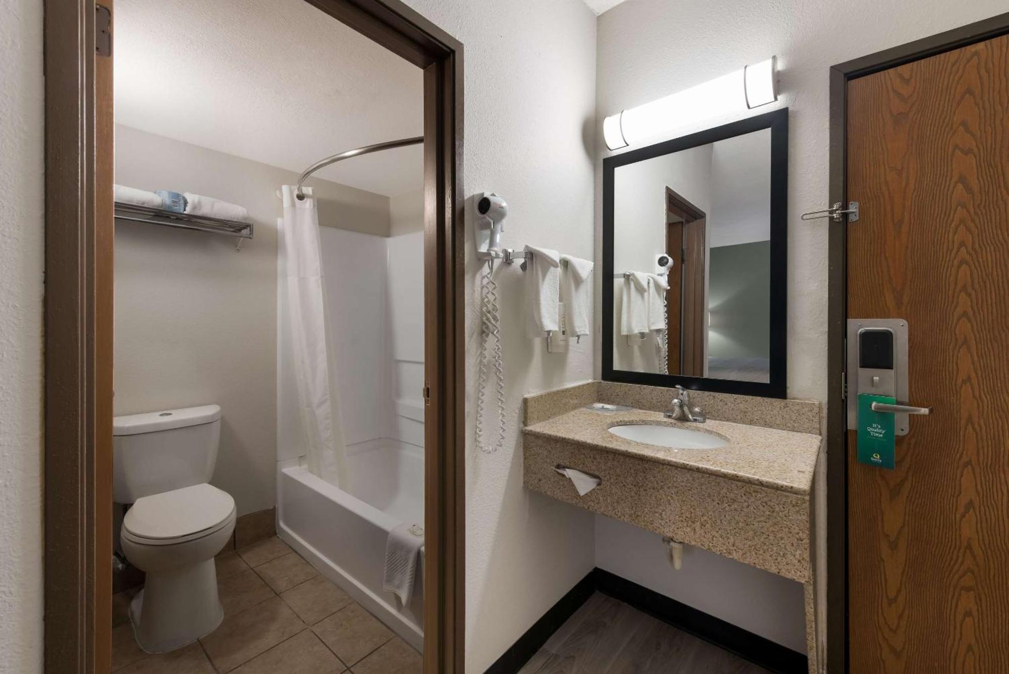 Quality Inn Merriam Kansas City Buitenkant foto